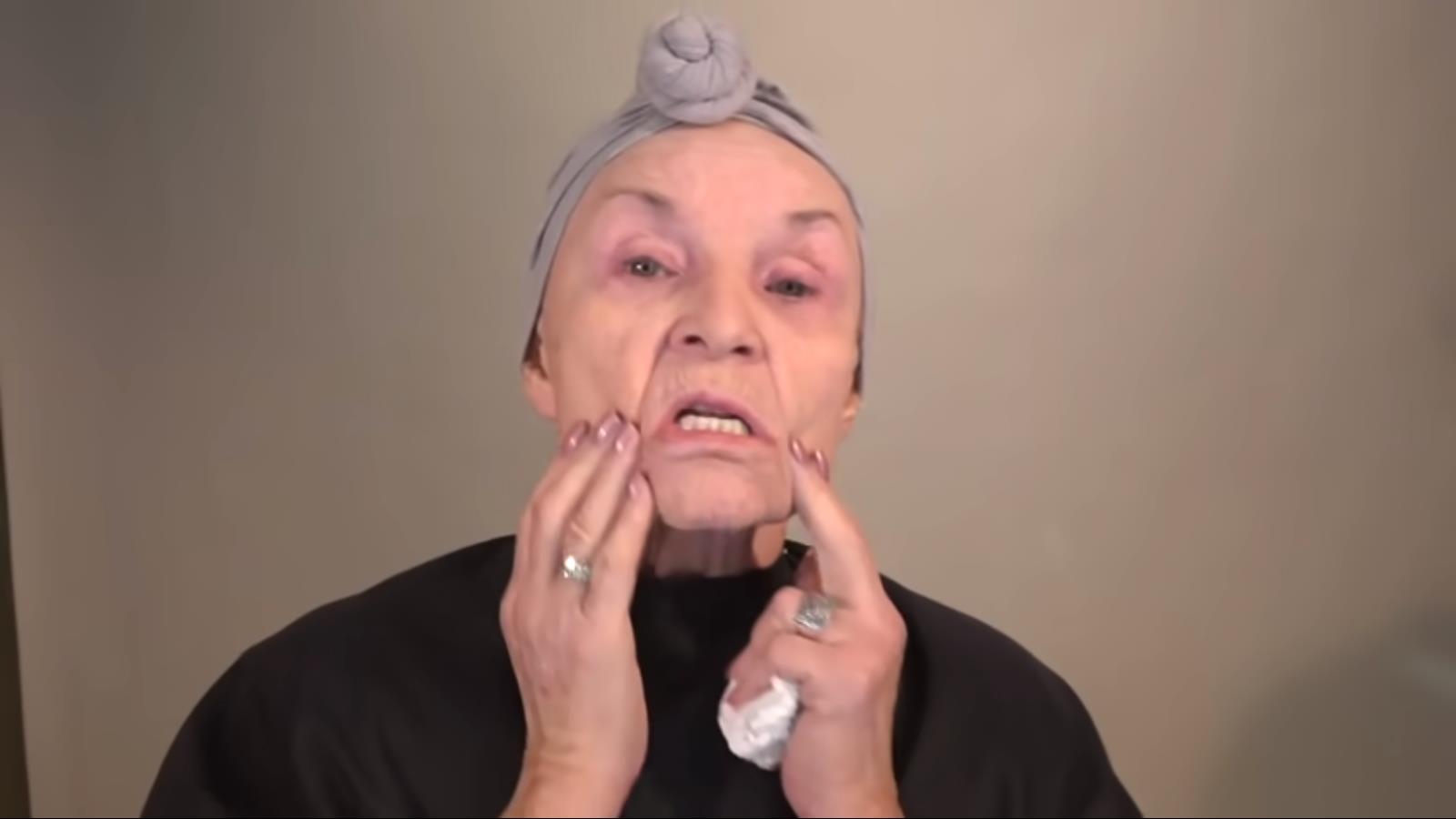 80 летняя бабка. 80 Летняя Бабушкина лица за тобой ухаживает. Реинкарнация бабка превратилась