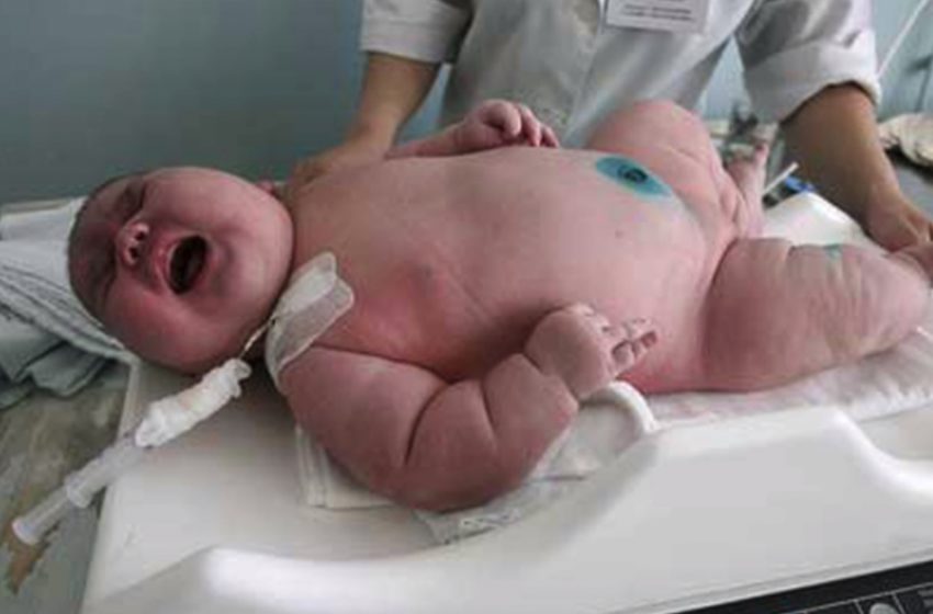  Новорожденный — рекордсмен появился у американки, которая весила 250 килограмм