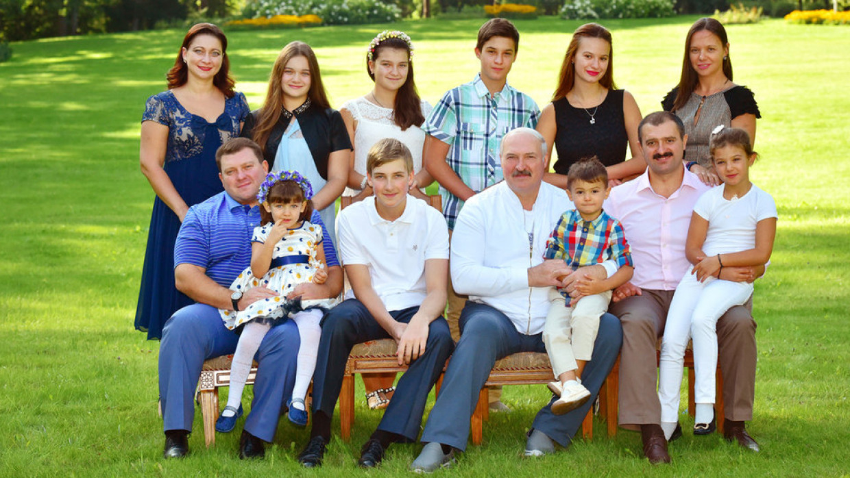 Виктор Лукашенко семья и его семья