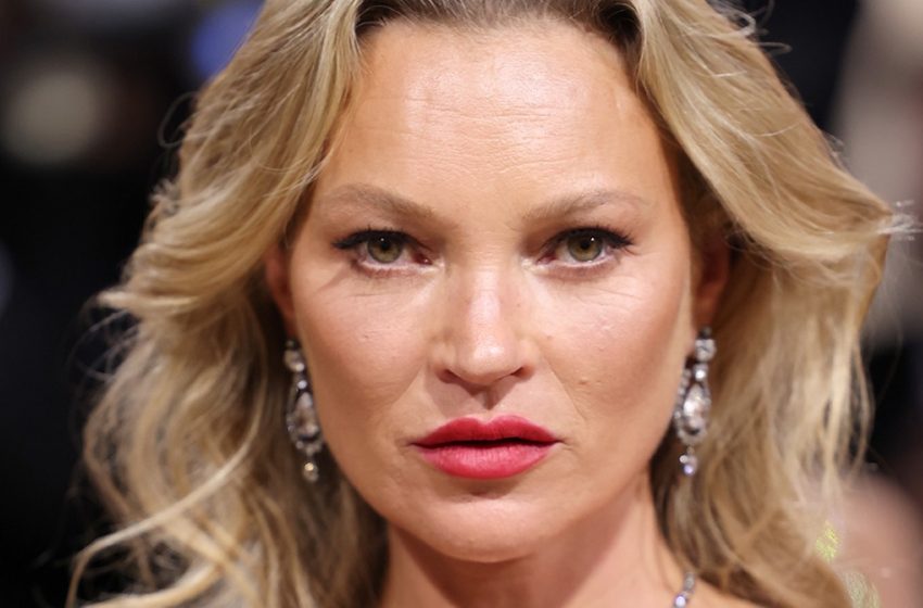  “Duboke bore na licu i oštećeni zubi”: 49-godišnji supermodel Kate Moss neprepoznatljiva je na svojim novim fotografijama!